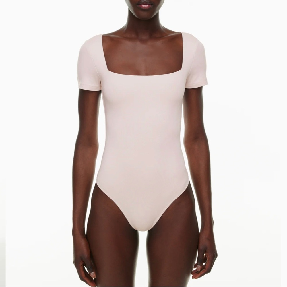 Contour Squareneck Shortsleeve Bodysuit